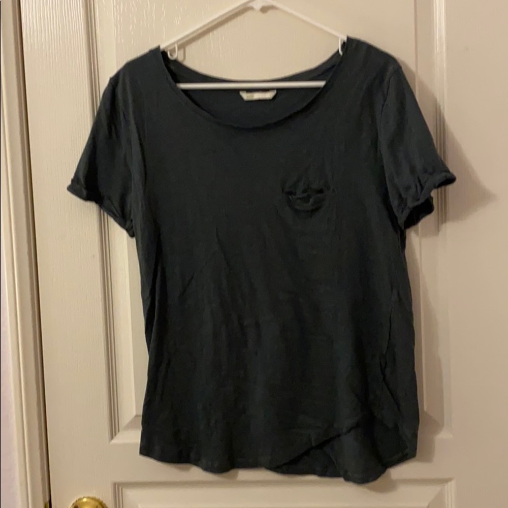 forest green t shirt